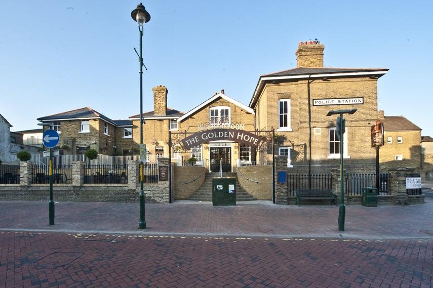 The Golden Hope Wetherspoon Hotel Sittingbourne Exterior photo